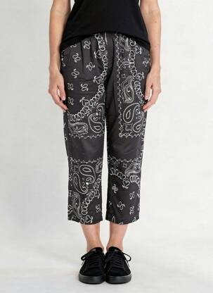 Pantacourt coupe droite taille normale noir AROMA femme