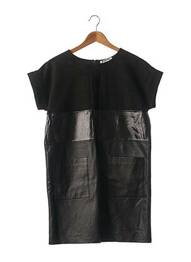 Robe courte fermeture zippée au dos manches courtes noir MAX & MOI femme