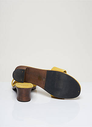 Mules/sabots bout ouvert carré jaune NO NAME fille