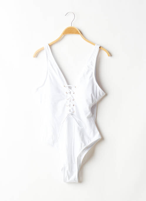 Maillot de bain 1 pièce effet matière satinée haut triangles blanc MOLLY BRACKEN femme