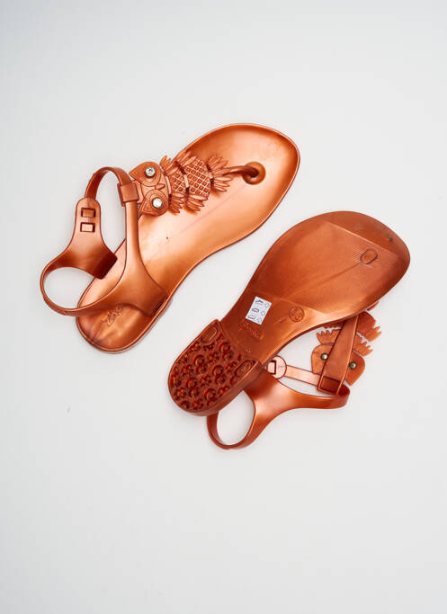 Tongs marron ZHOELALA pour femme