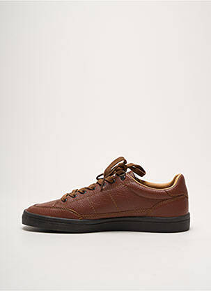 Baskets matière lisse bout rond marron FRED PERRY homme