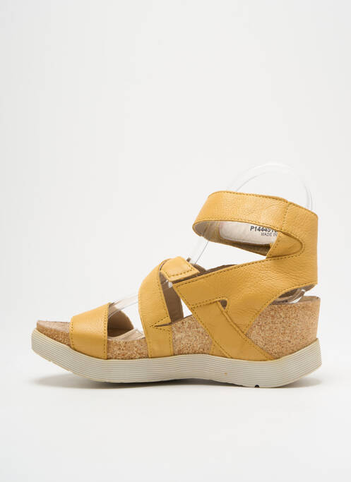 Sandales/Nu pieds jaune FLY LONDON pour femme