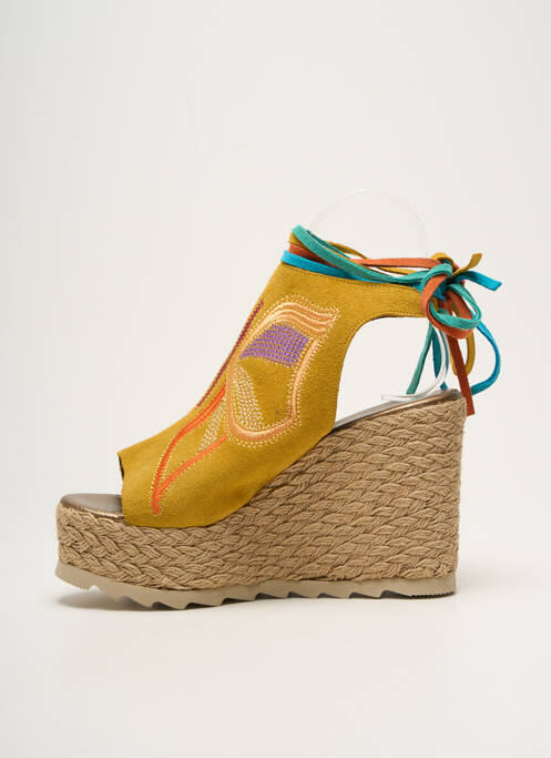 Sandales/Nu pieds jaune ANGEL DE LA GUARDA pour femme