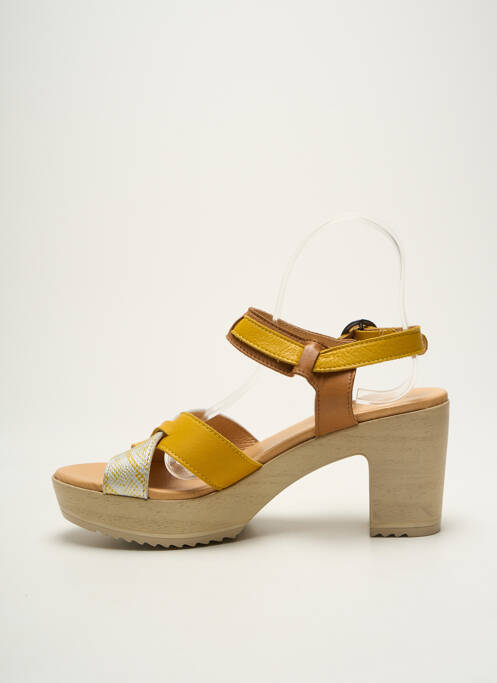 Sandales/Nu pieds jaune MKD pour femme
