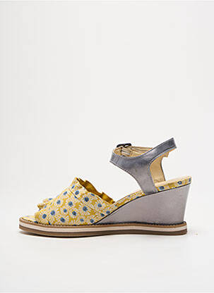 Sandales/nu pieds matière lisse talon de 4 à 6cm jaune LIBRE COMME L'AIR femme