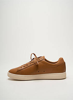 Baskets matière lisse bout rond marron CLAE homme