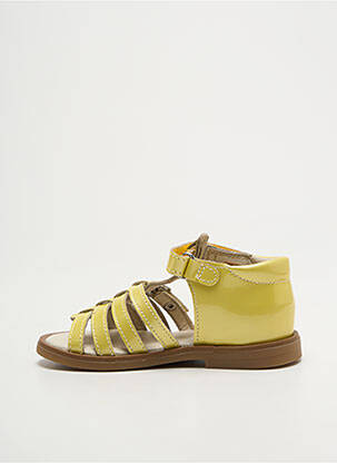 Sandales/nu pieds tissage vernis chiquet jaune GBB fille