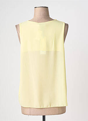 Top tissage crêpe sans manche jaune QUATTRO femme