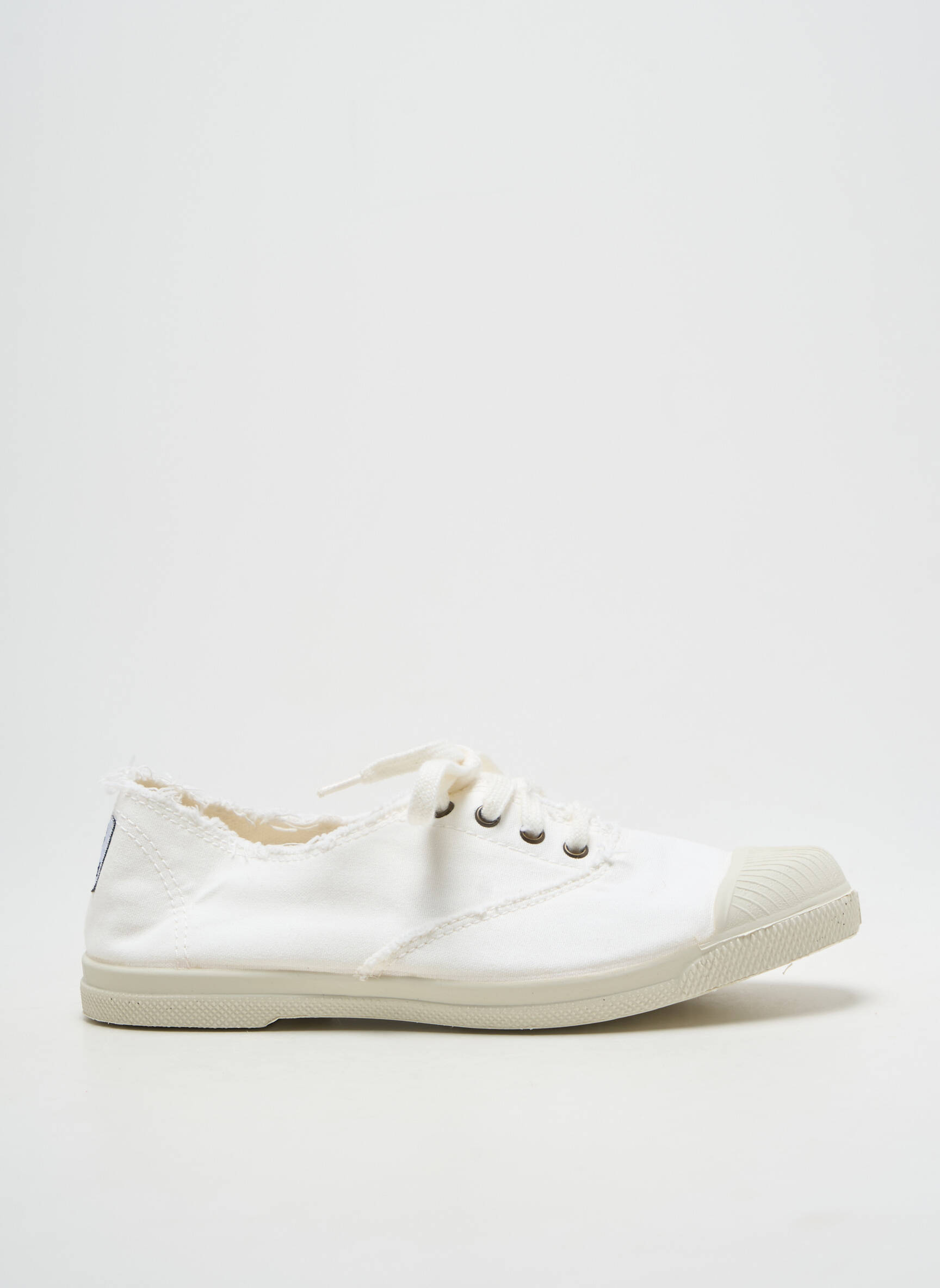 Baskets bout rond talon plat jusqu'à 3cm blanc NATURAL WORLD femme