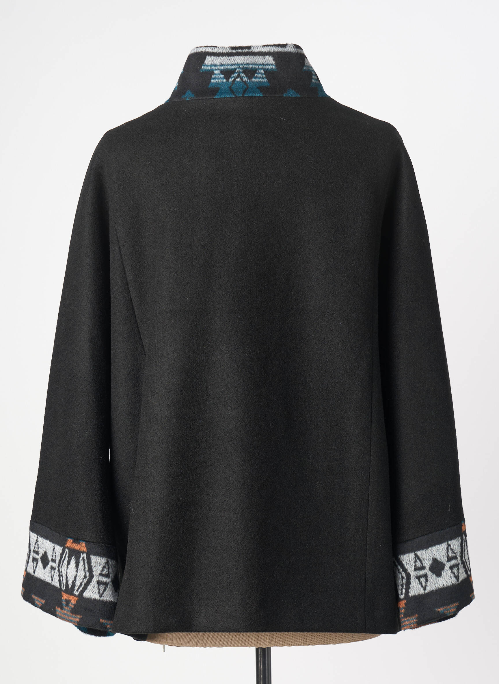 Manteau court coupe droite sans capuche noir TINTA femme