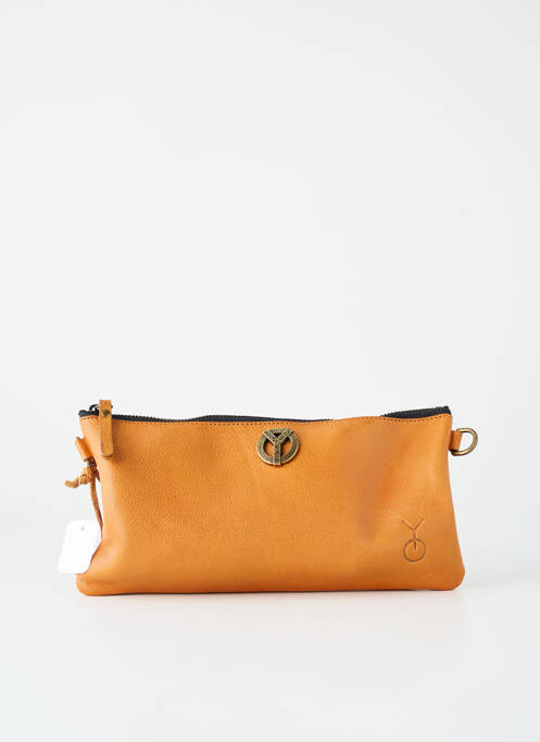 Pochette effet matière satinée marron YOLETE femme