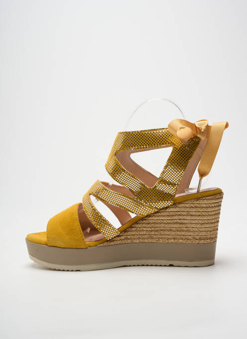 Sandales/nu pieds tissage satiné talon de 7 à 9cm jaune FOLLIA DOLCE femme