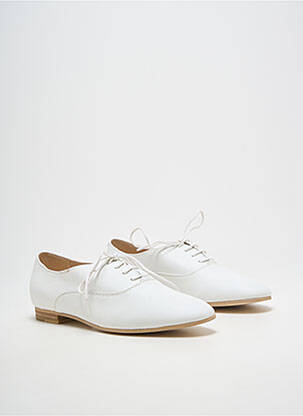 Derbies bout rond talon plat jusqu'à 3cm blanc JB MARTIN femme