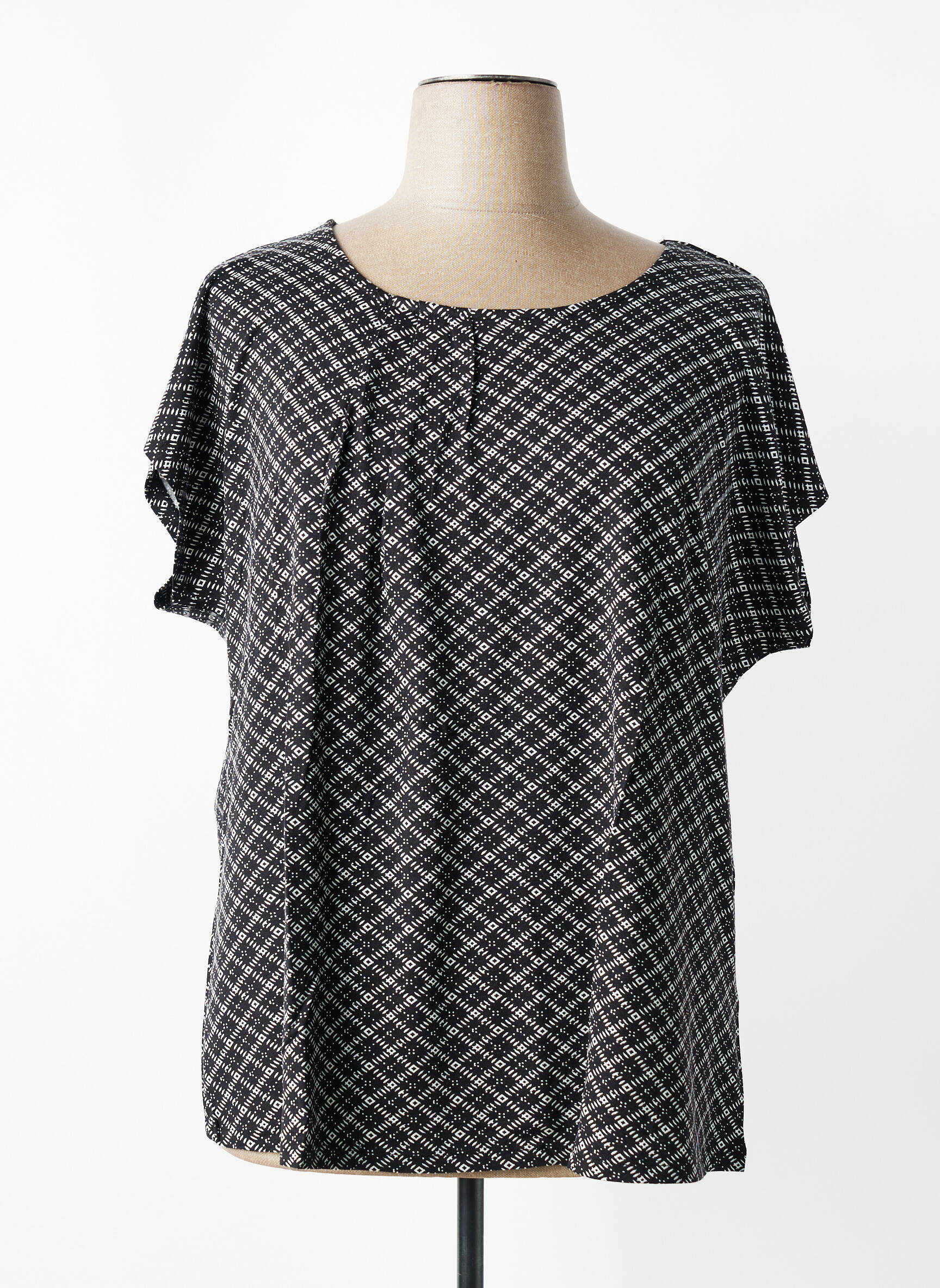 Top stretch manches courtes noir SHEEGO femme