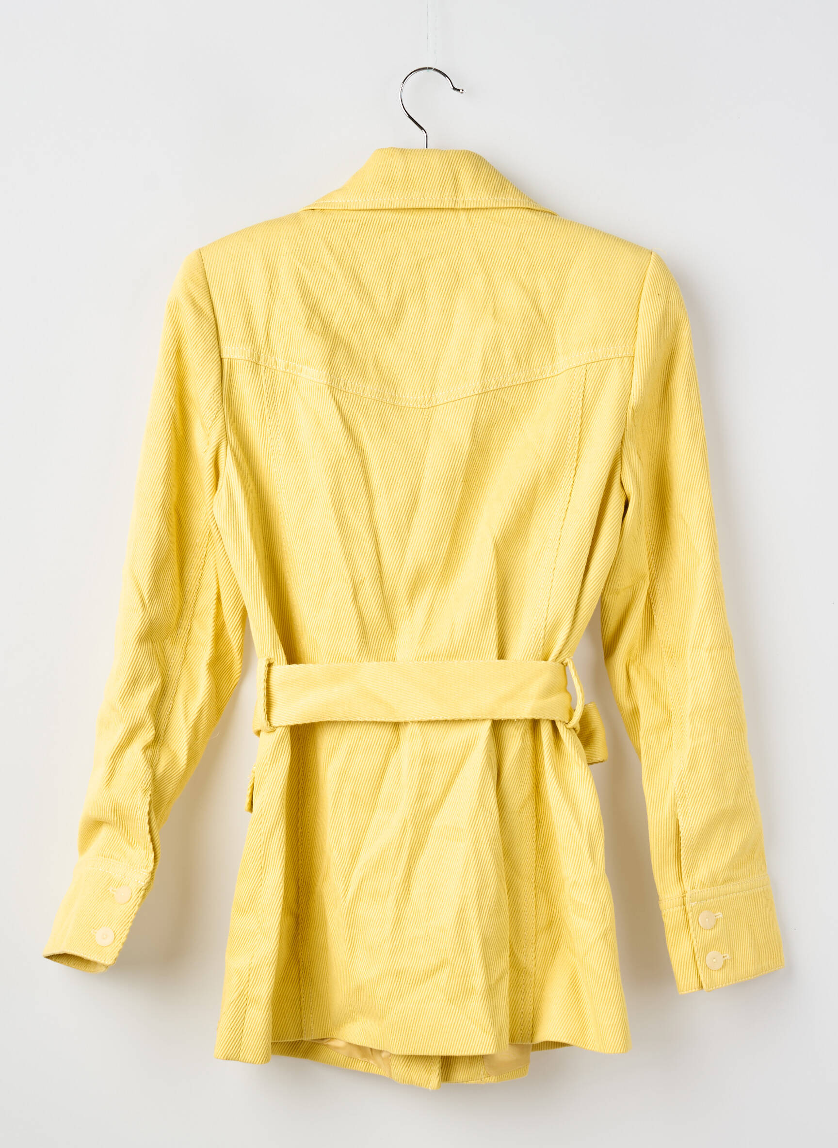 Veste casual poignets boutonnés avec fente jaune MANGO femme