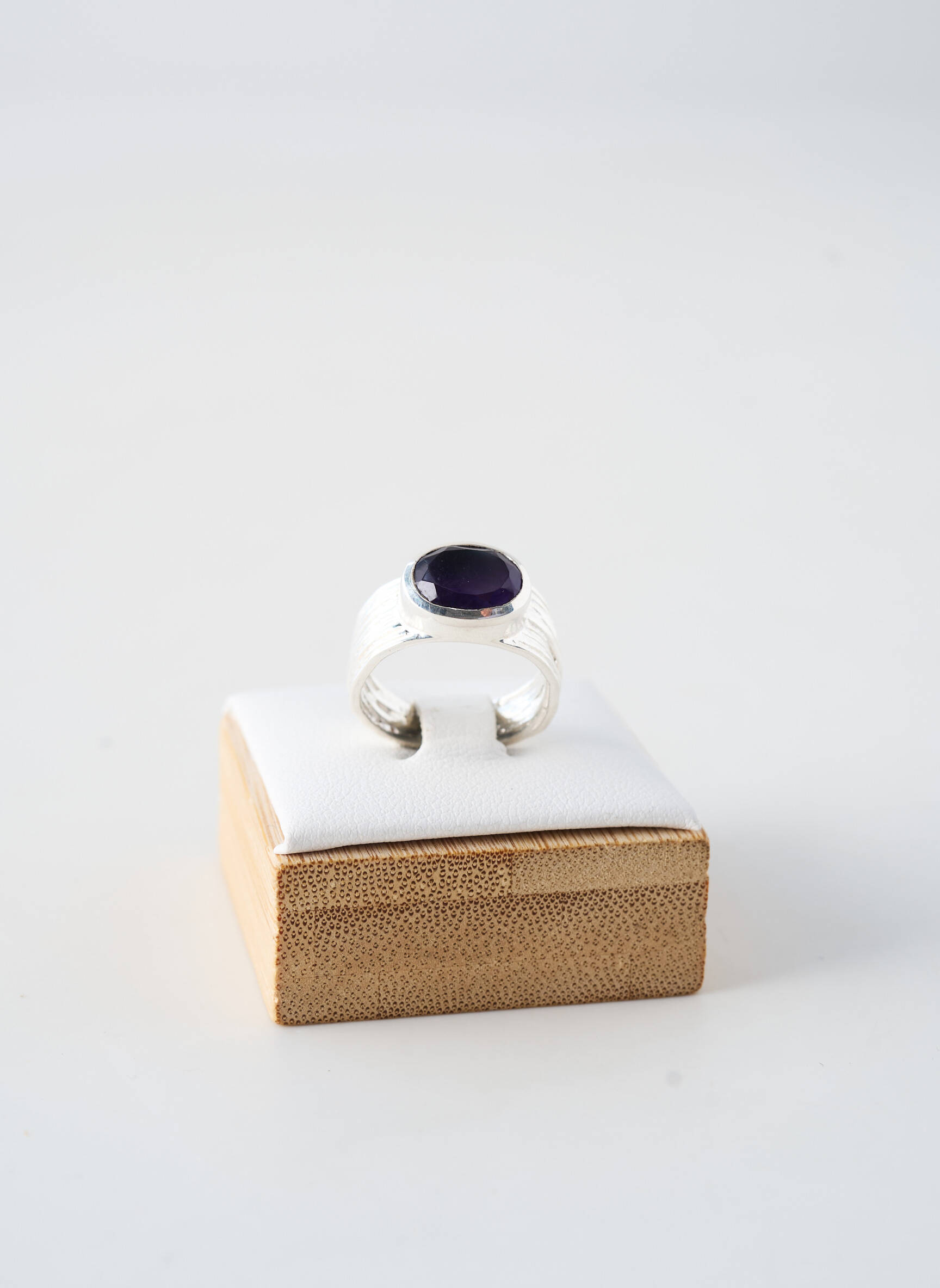 Bague ornement pierre violet CANYON femme