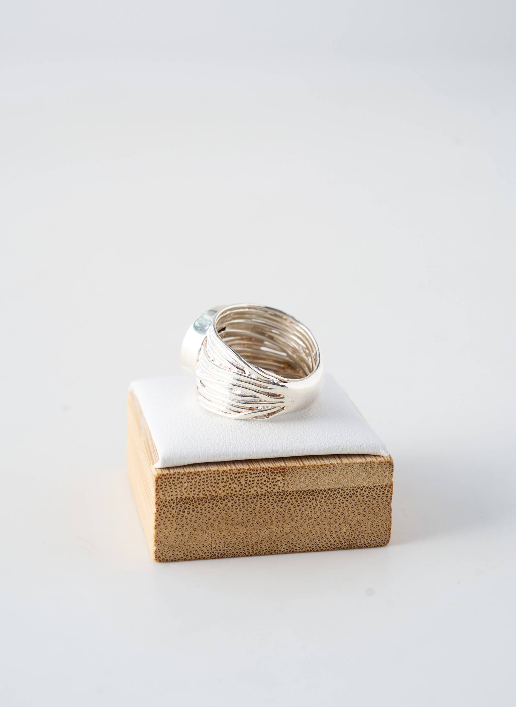 Bague ornement pierre violet fonce CANYON femme