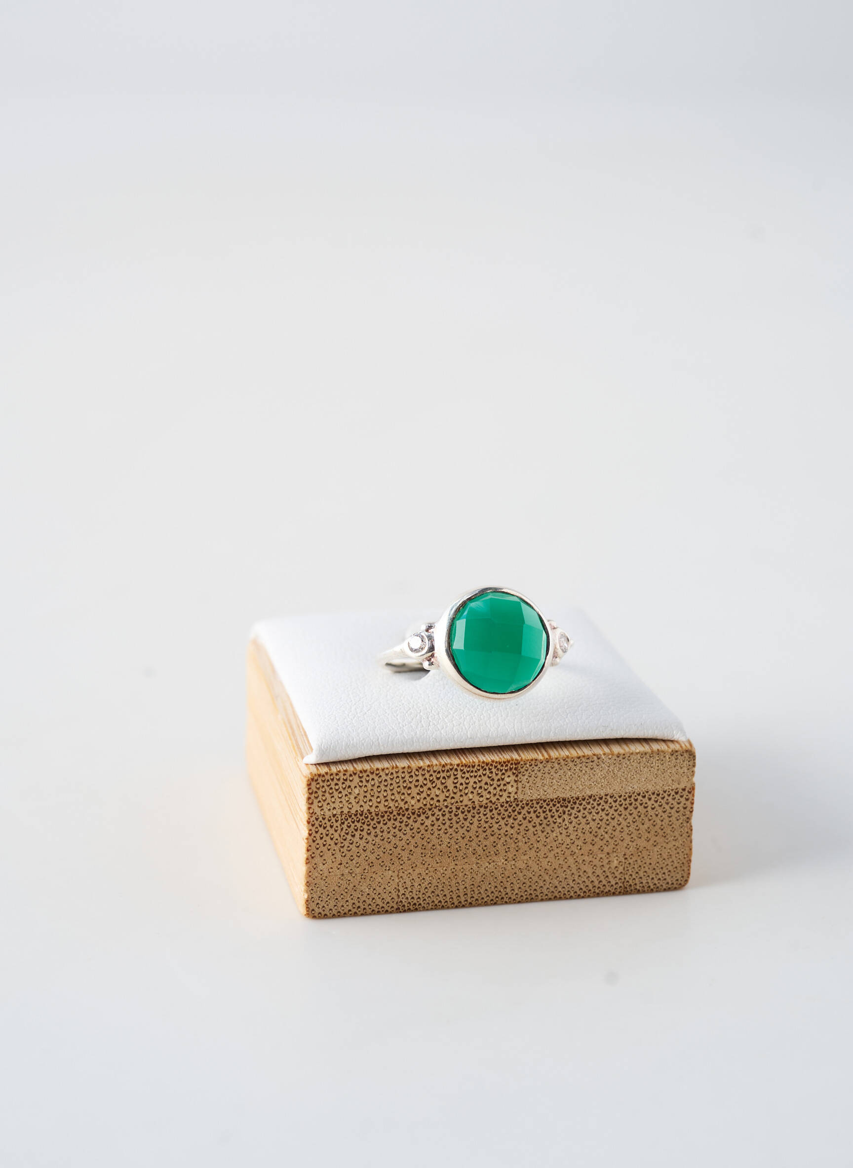 Bague ornement pierre vert CANYON femme