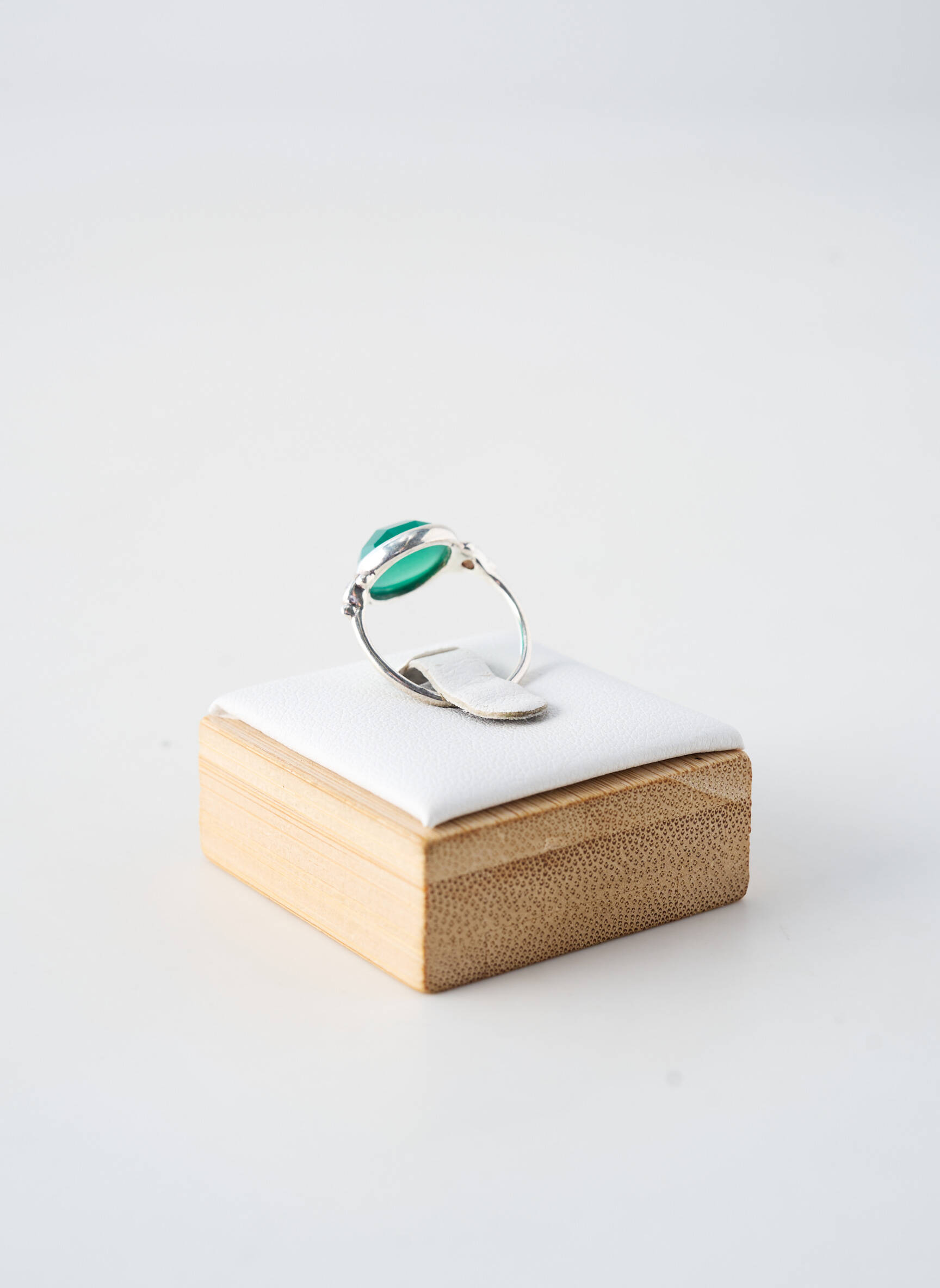 Bague ornement pierre vert CANYON femme