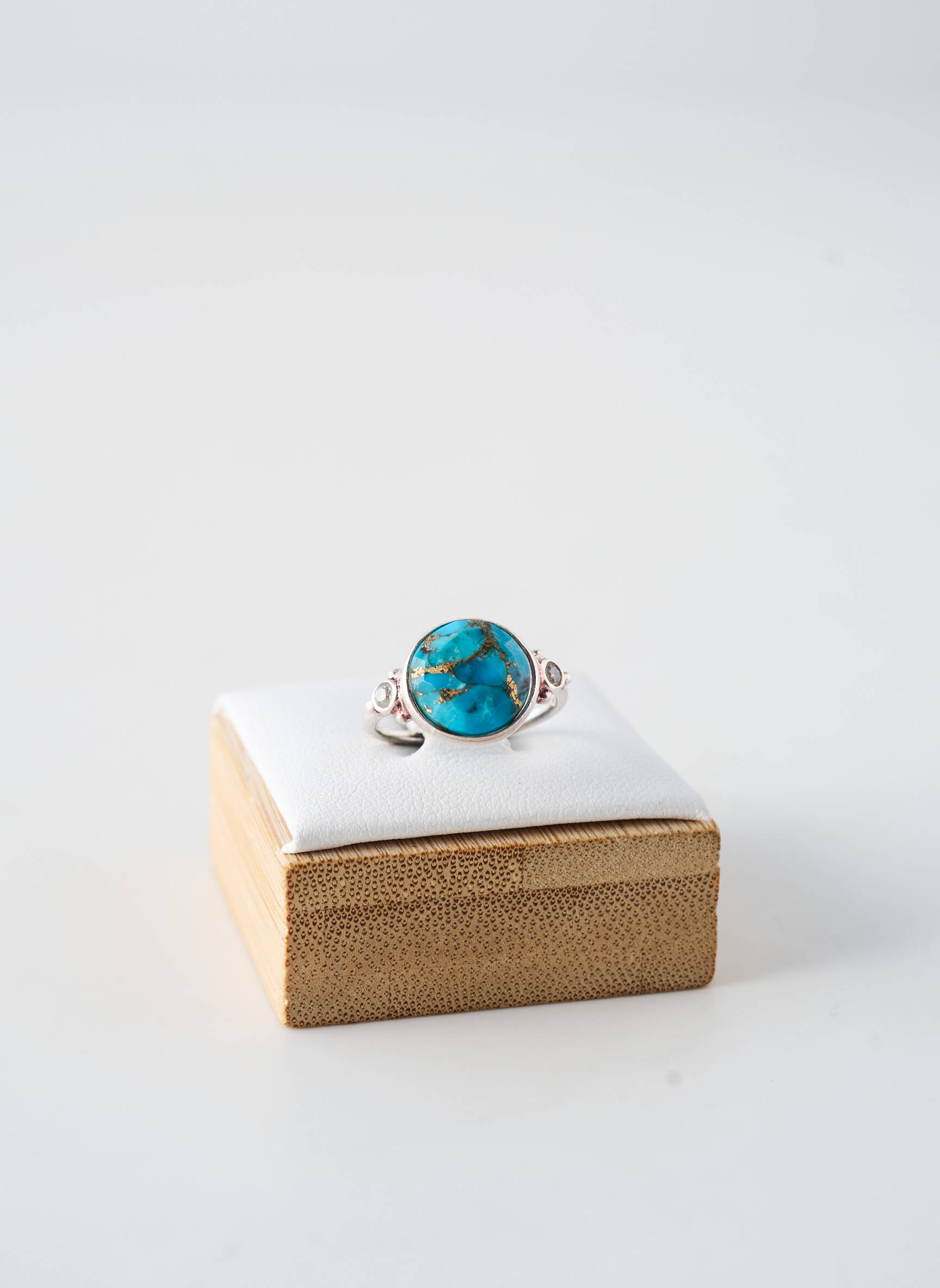 Bague ornement pierre bleu CANYON femme