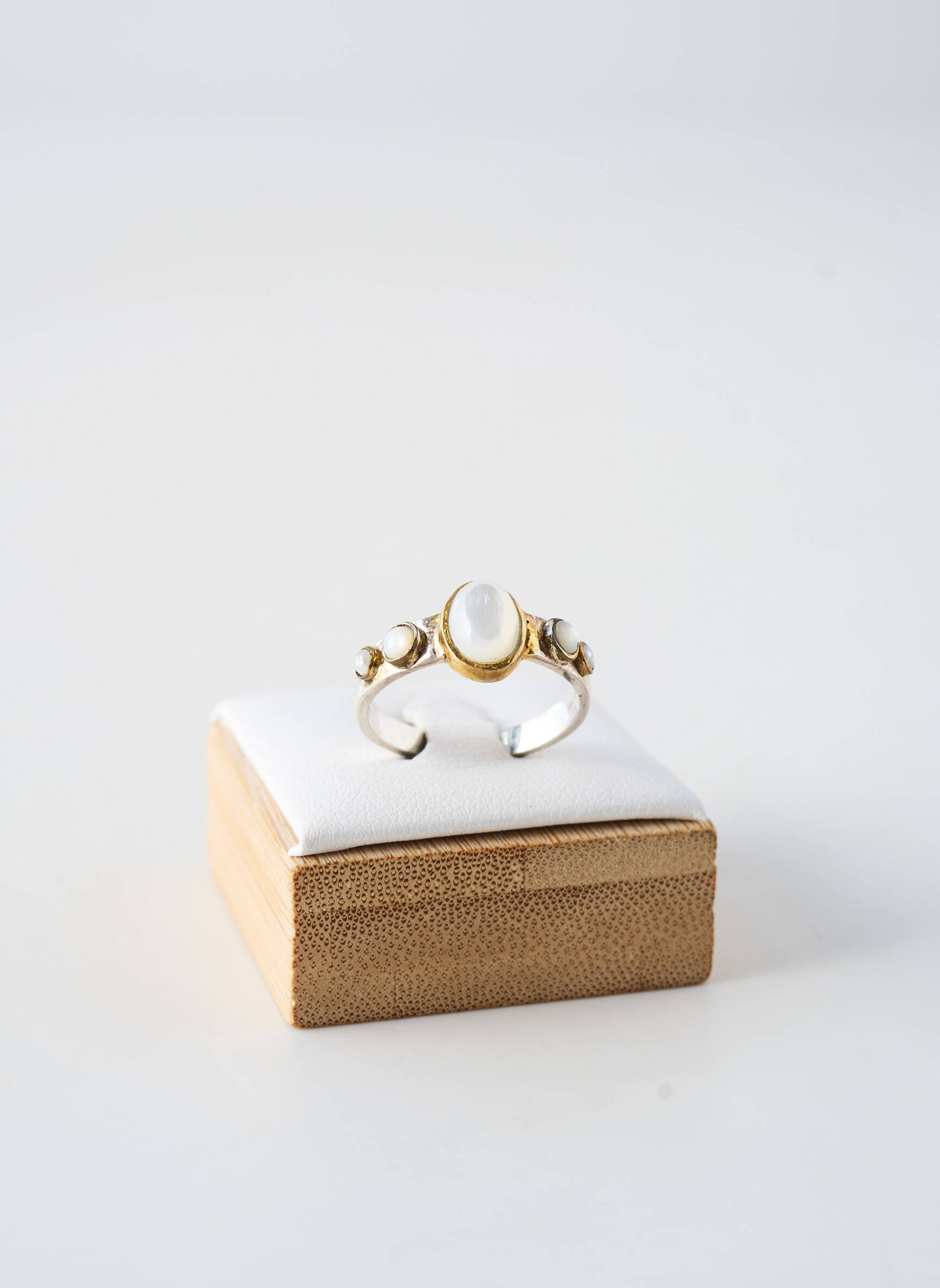 Bague ornement pierre blanc CANYON femme