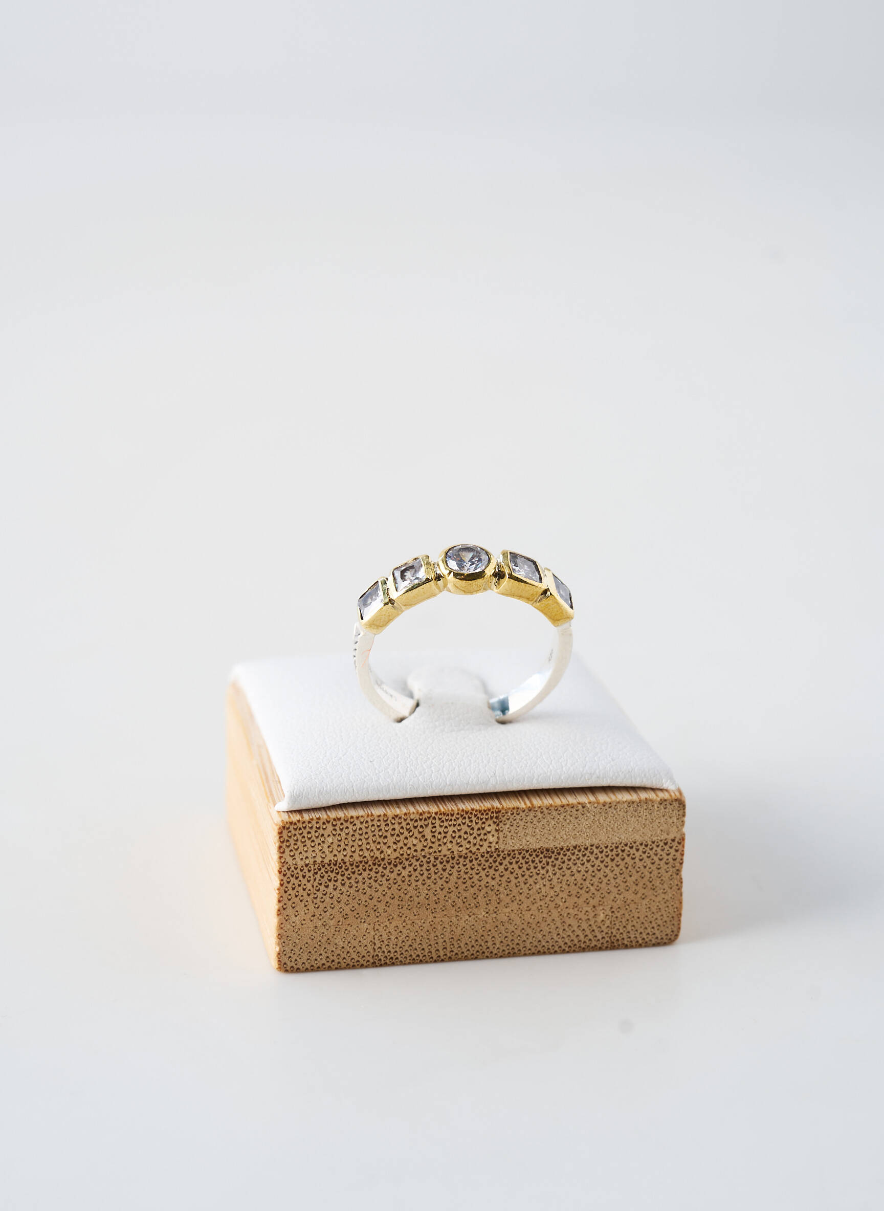 Bague ornement pierre blanc CANYON femme
