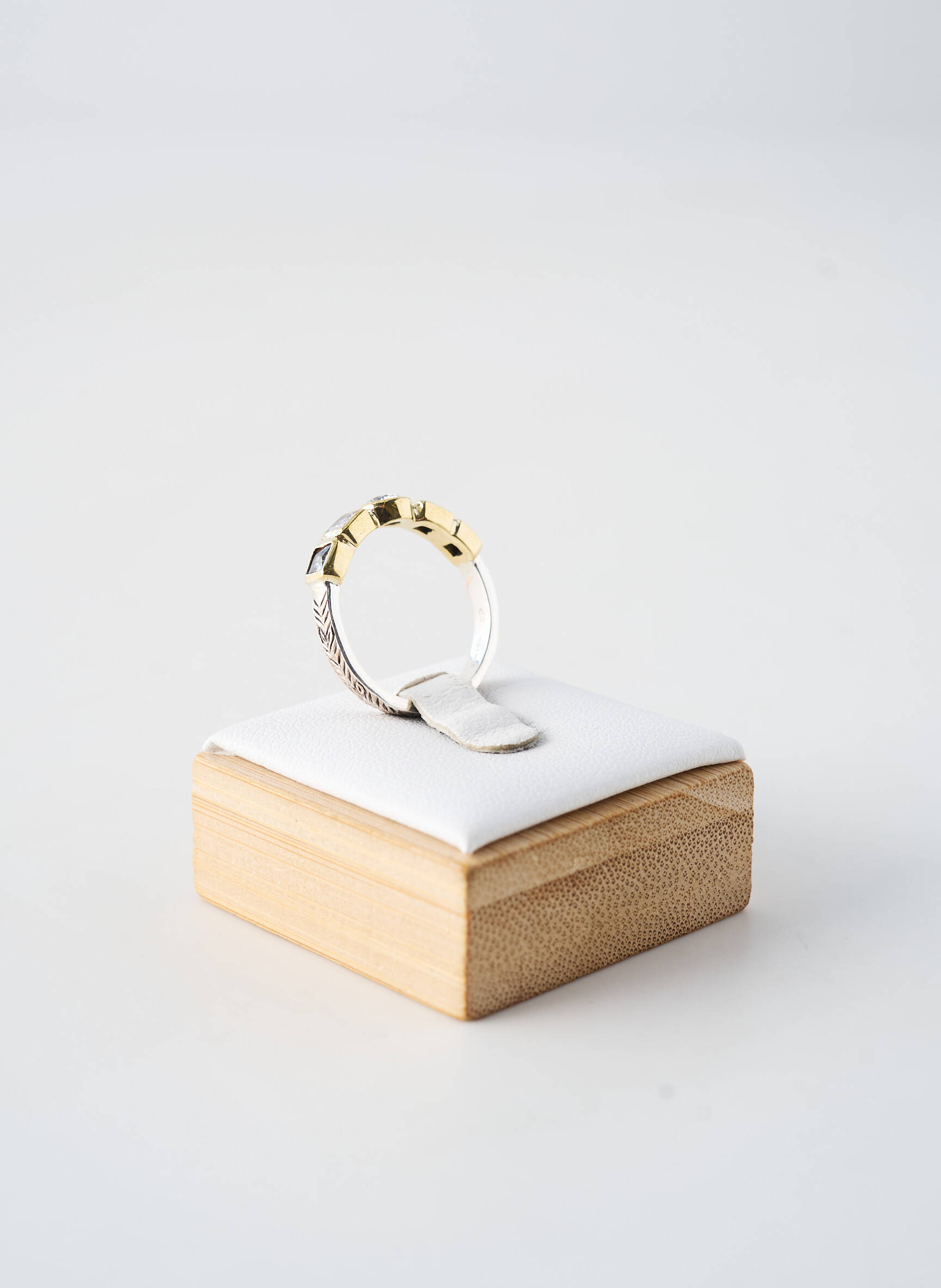 Bague ornement pierre blanc CANYON femme