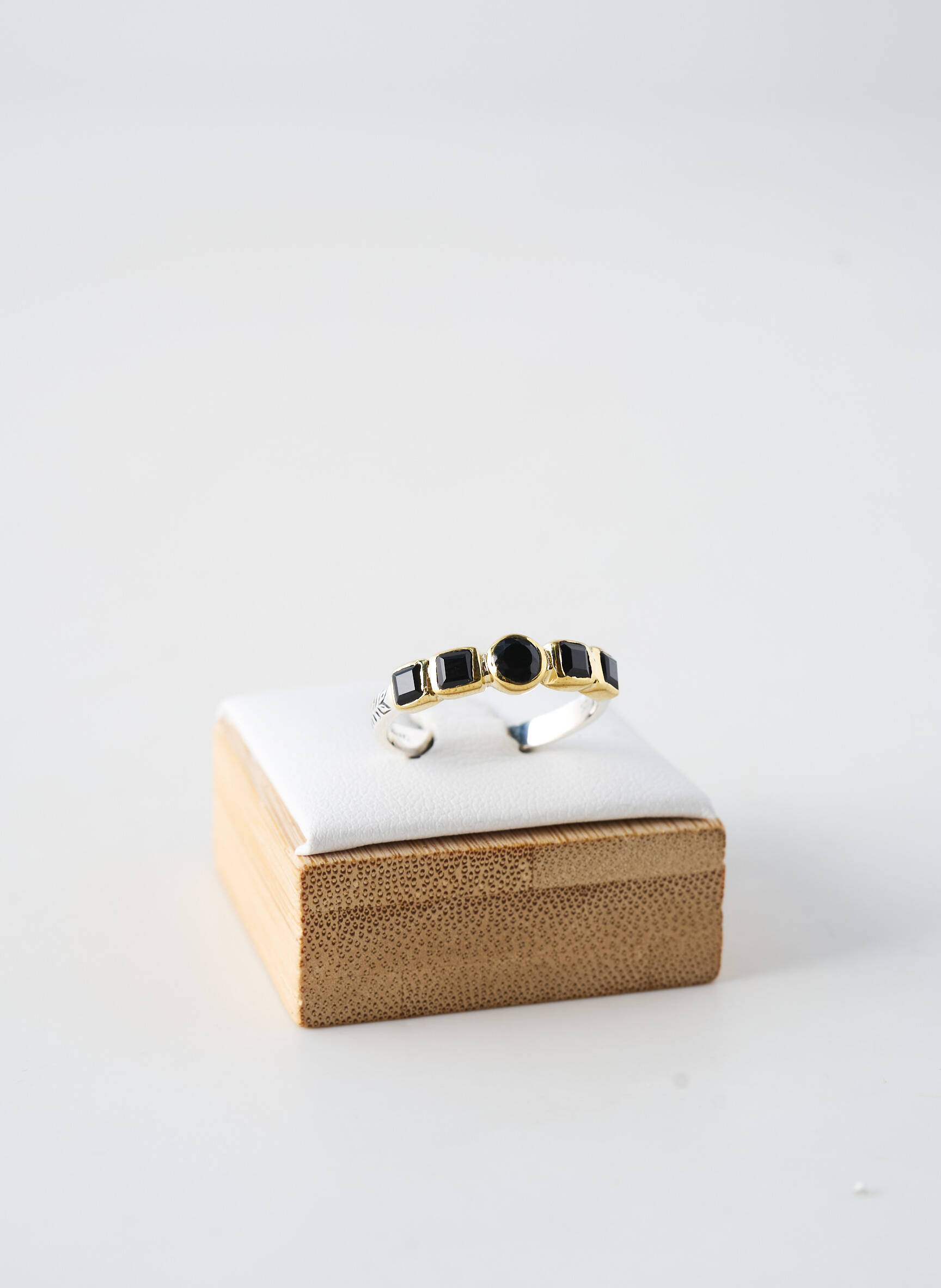 Bague ornement pierre noir CANYON femme