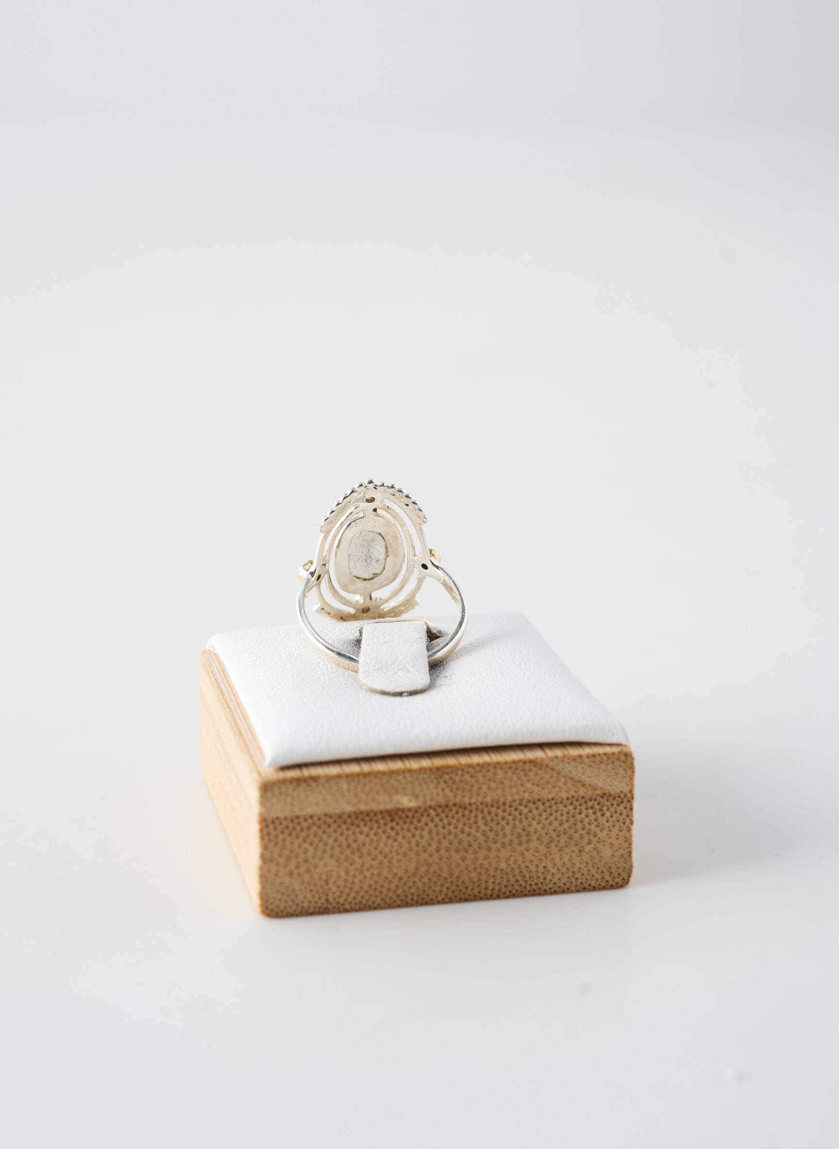 Bague ornement pierre blanc CANYON femme