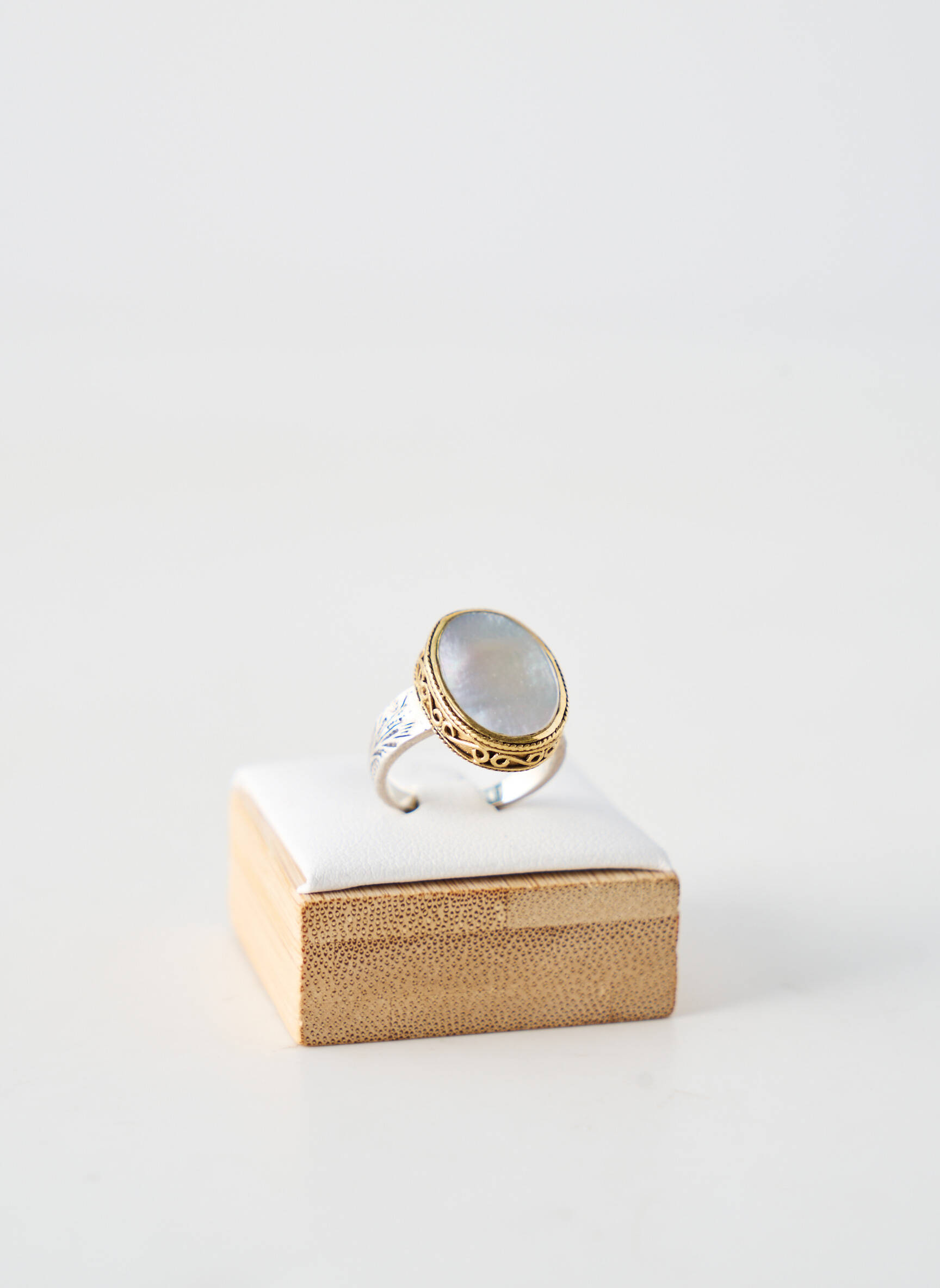 Bague ornement pierre blanc CANYON femme