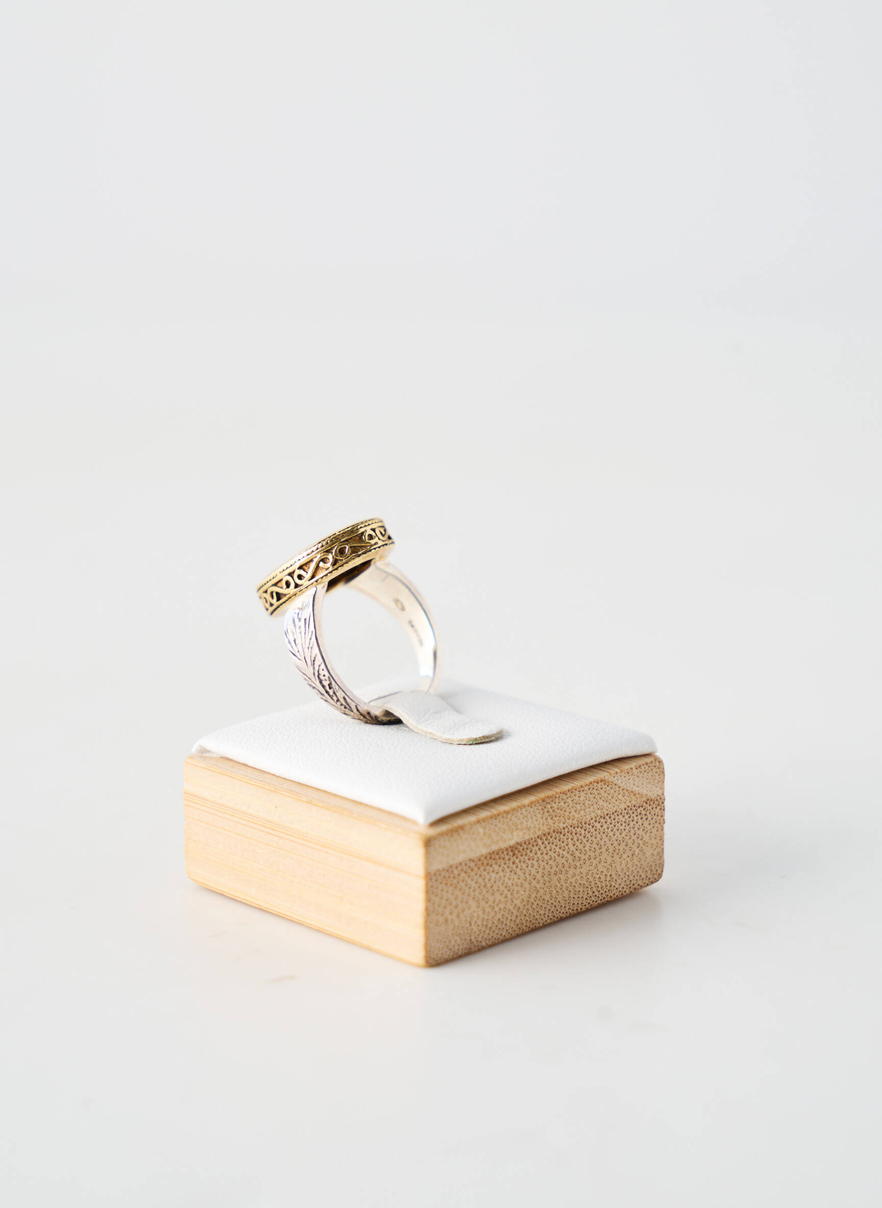 Bague ornement pierre blanc CANYON femme