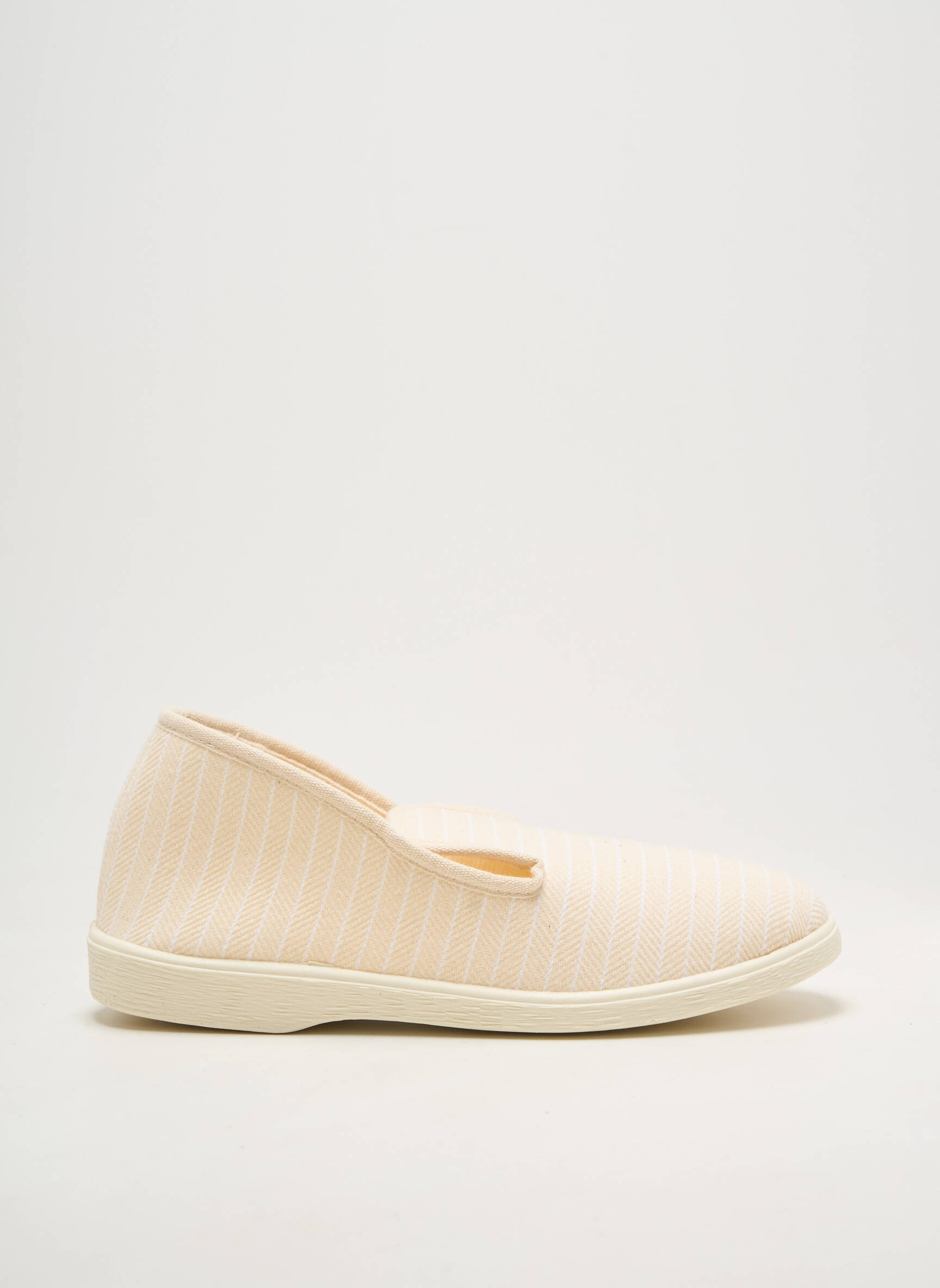 Chaussons/pantoufles bout rond talon plat jusqu'à 3cm beige DAMART femme