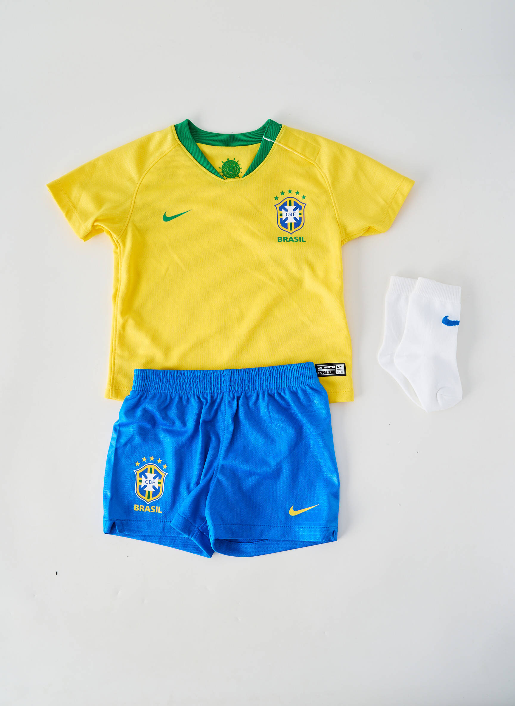 Ensemble short sérigraphie floquée jaune NIKE garçon