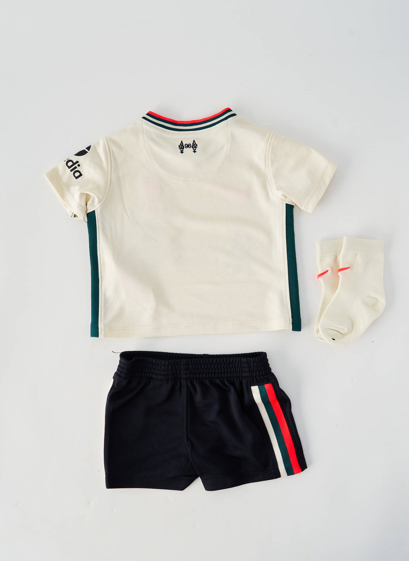 Ensemble short sérigraphie floquée beige NIKE garçon