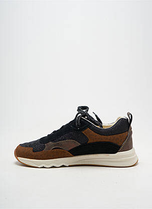 Baskets voute plantaire bout rond marron KICKERS fille