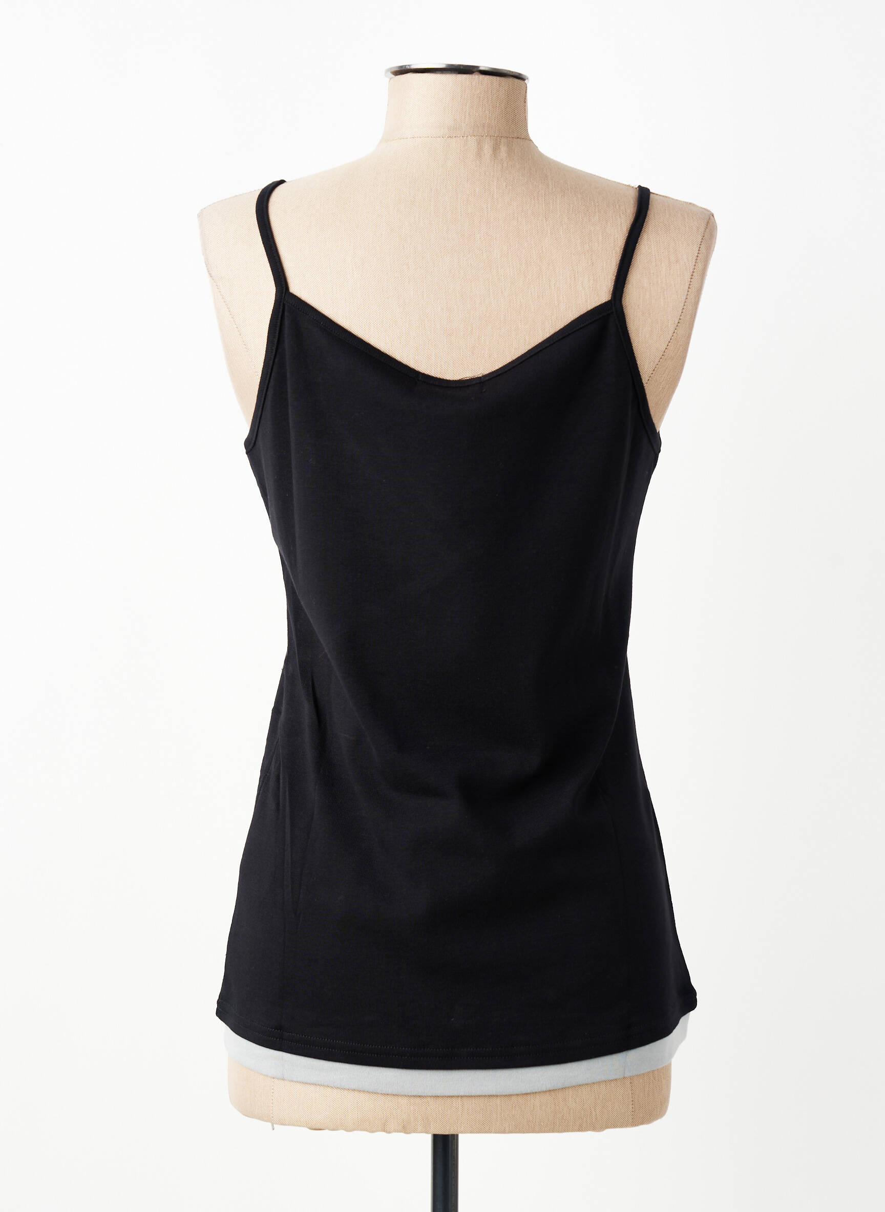 Top coupe cintrée sans manche noir KATMAI femme