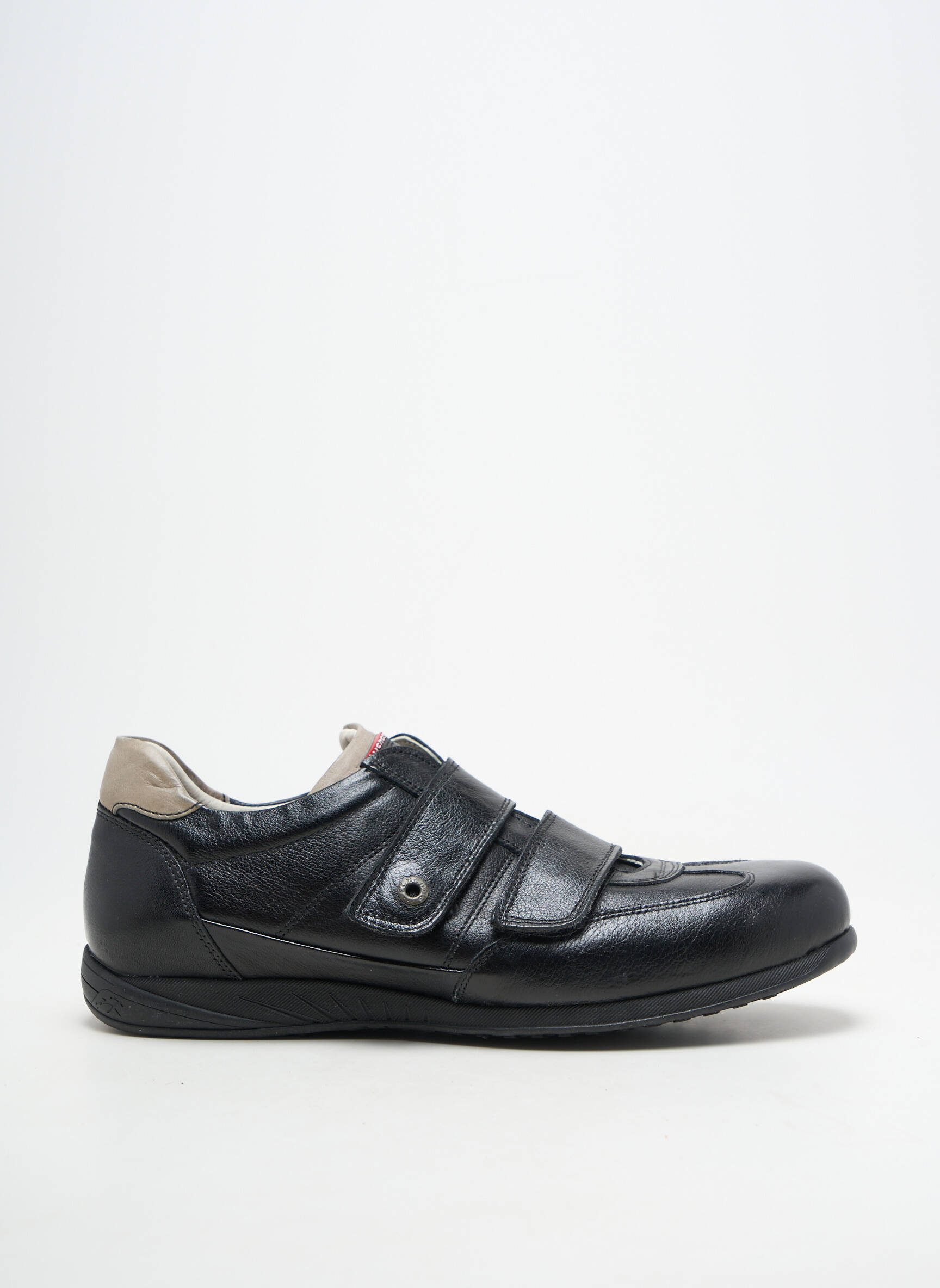 Baskets matière lisse bout rond noir FLUCHOS homme