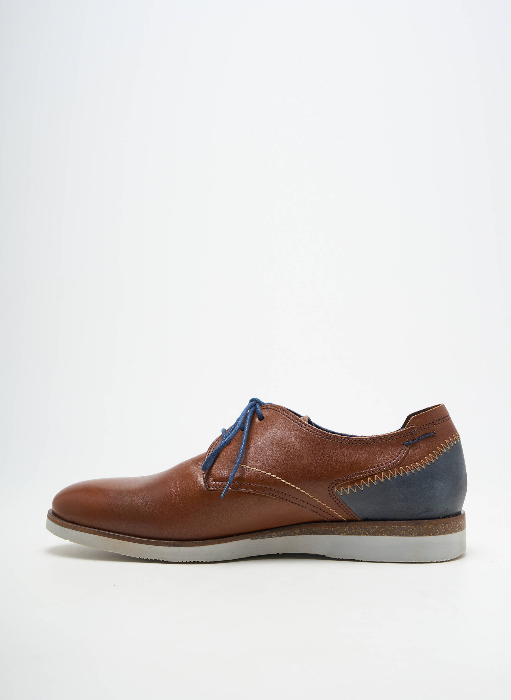 Baskets matière lisse bout rond marron FLUCHOS homme