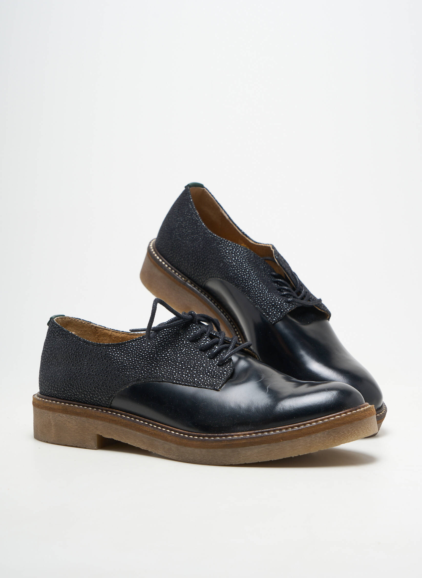 Derbies matière lisse talon plat jusqu'à 3cm noir KICKERS femme