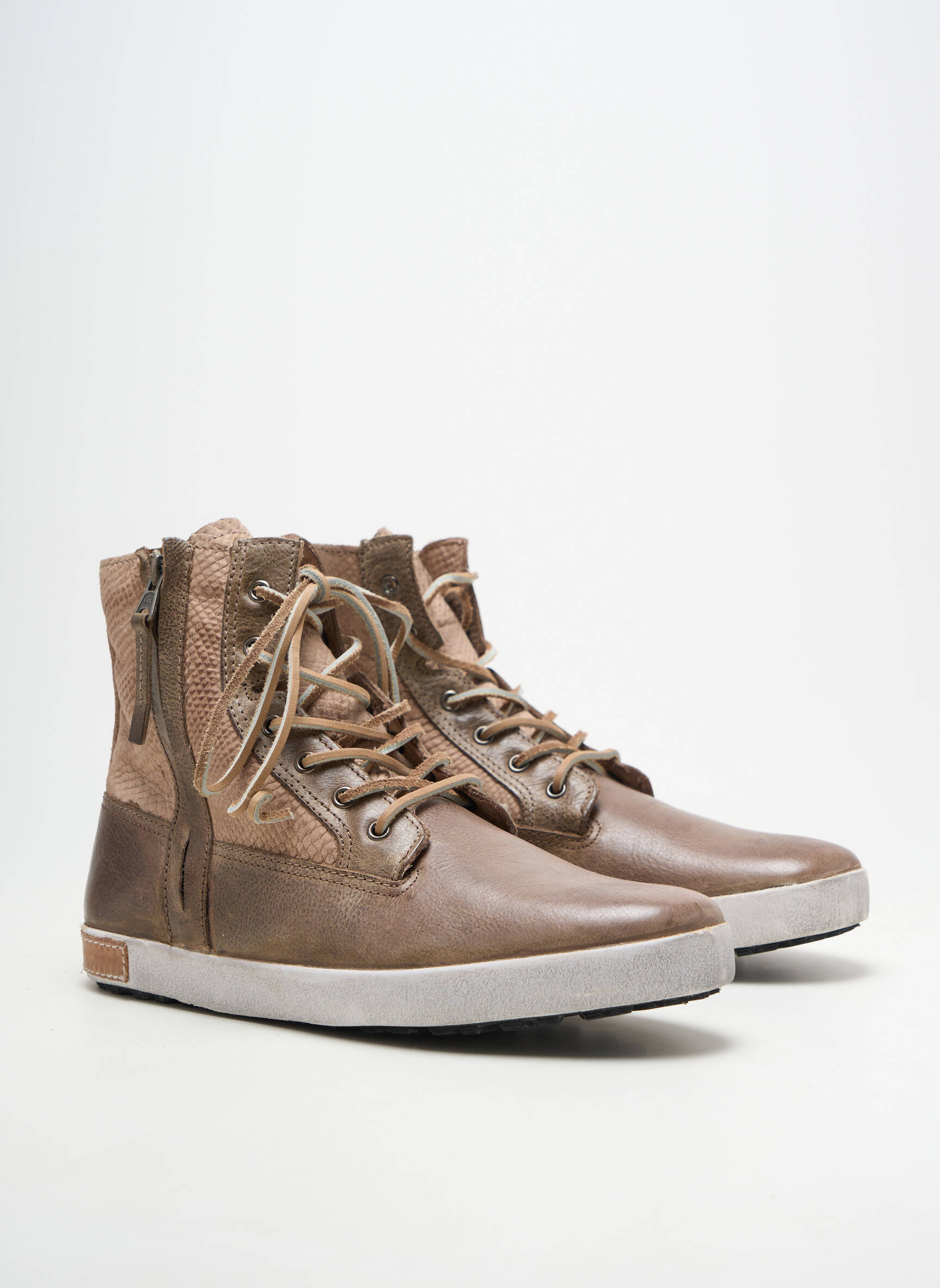 Baskets matière lisse talon plat jusqu'à 3cm beige BLACKSTONE femme