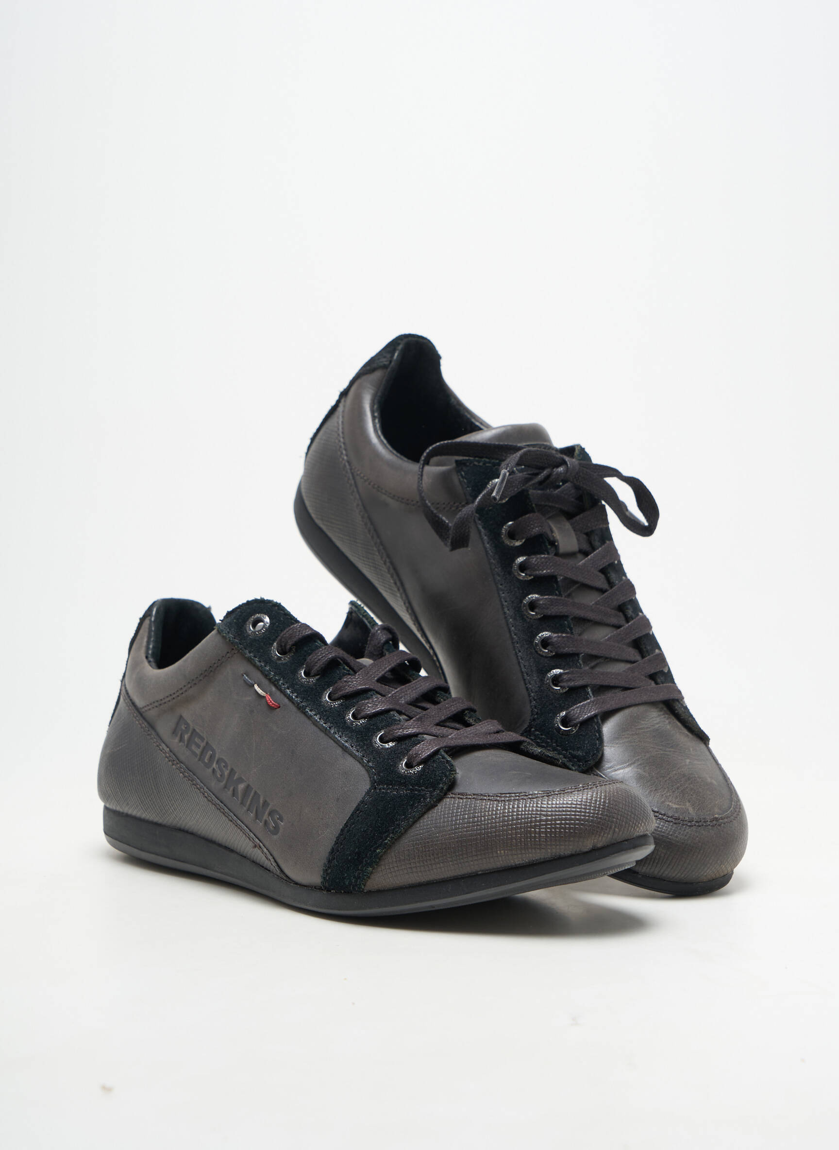 Baskets matière lisse bout rond gris REDSKINS homme