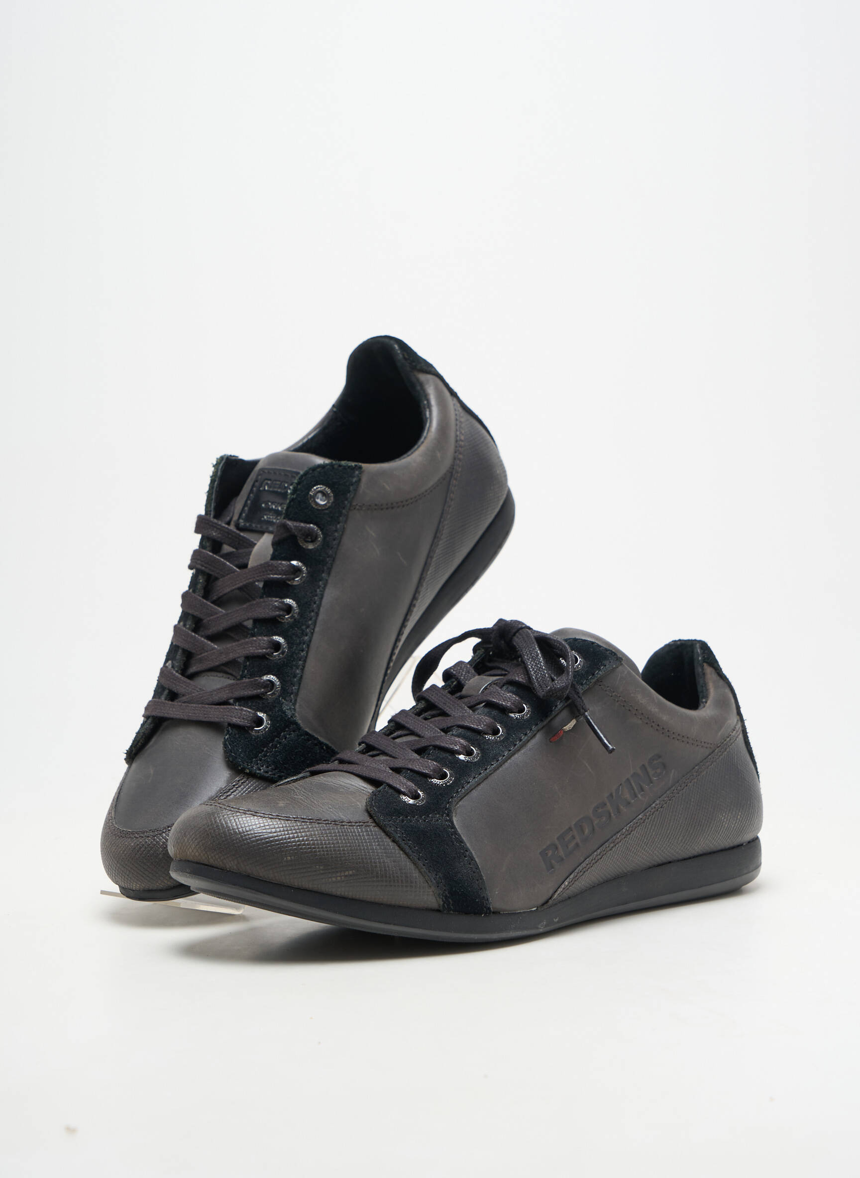 Baskets matière lisse bout rond gris REDSKINS homme