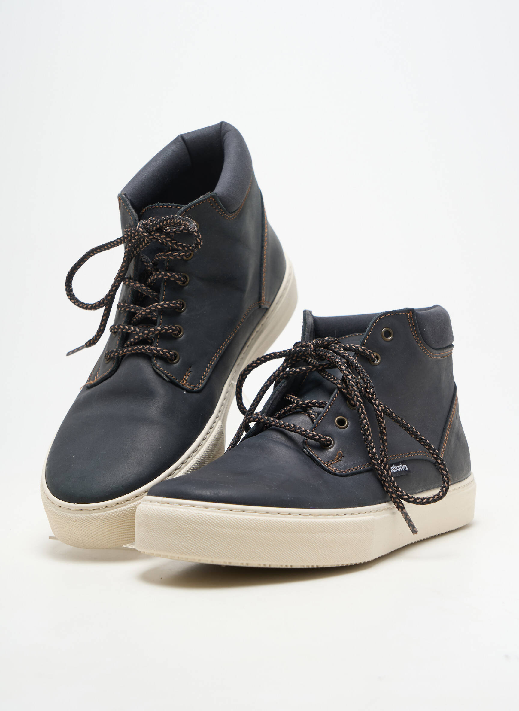 Baskets matière lisse bout rond noir VICTORIA homme