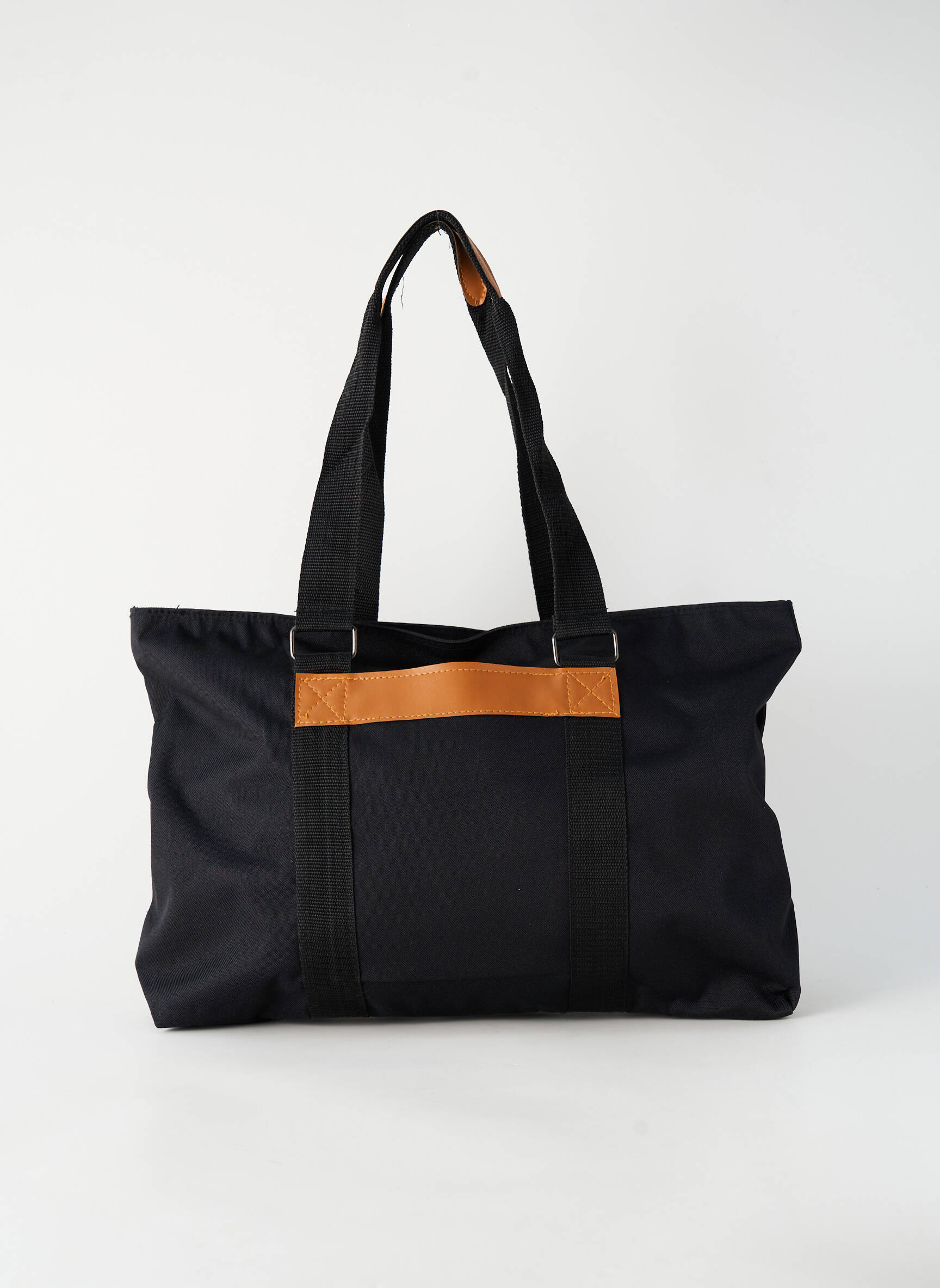 Sac fermeture zippée forme rectangulaire noir KATANA femme