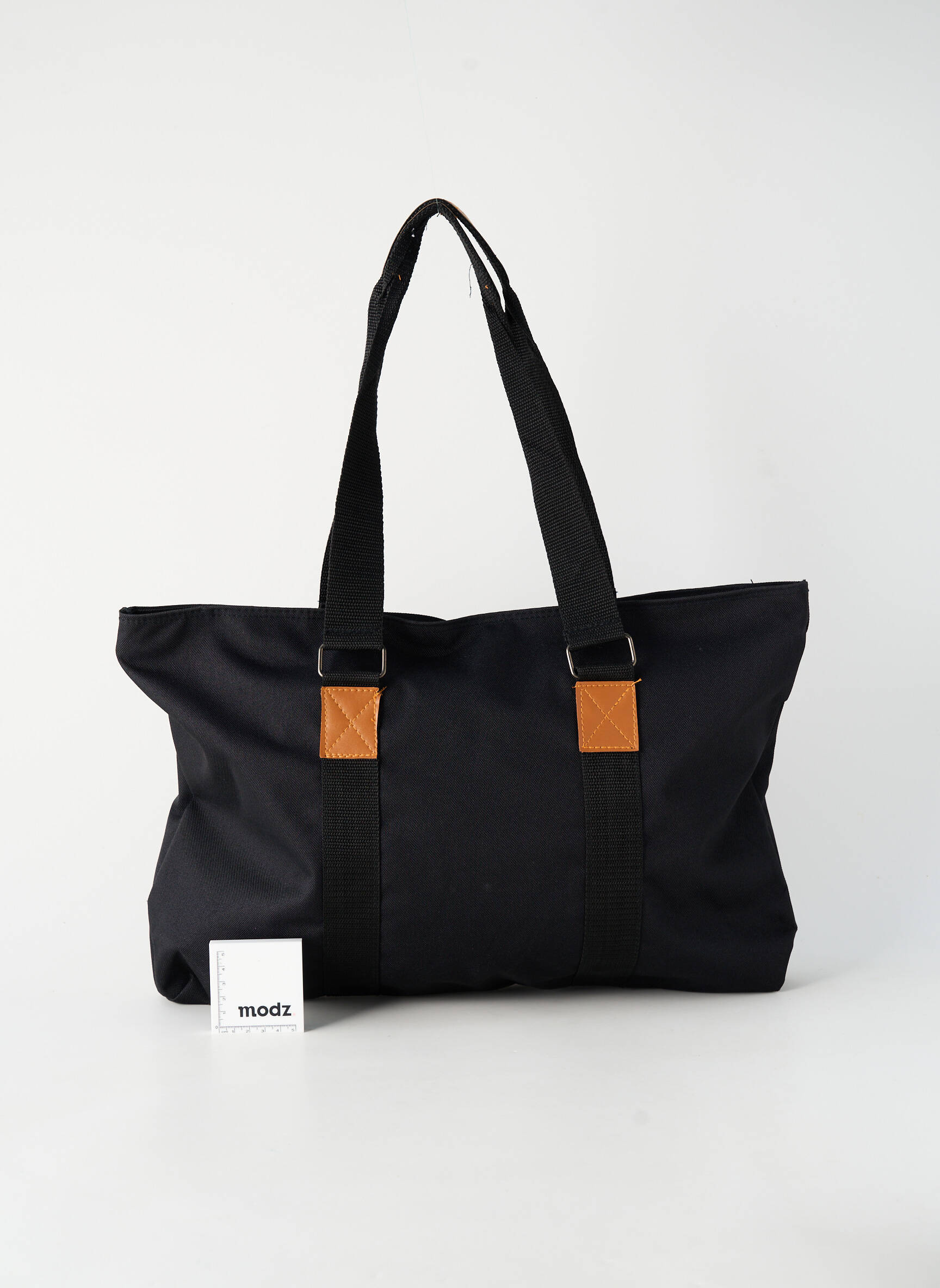 Sac fermeture zippée forme rectangulaire noir KATANA femme