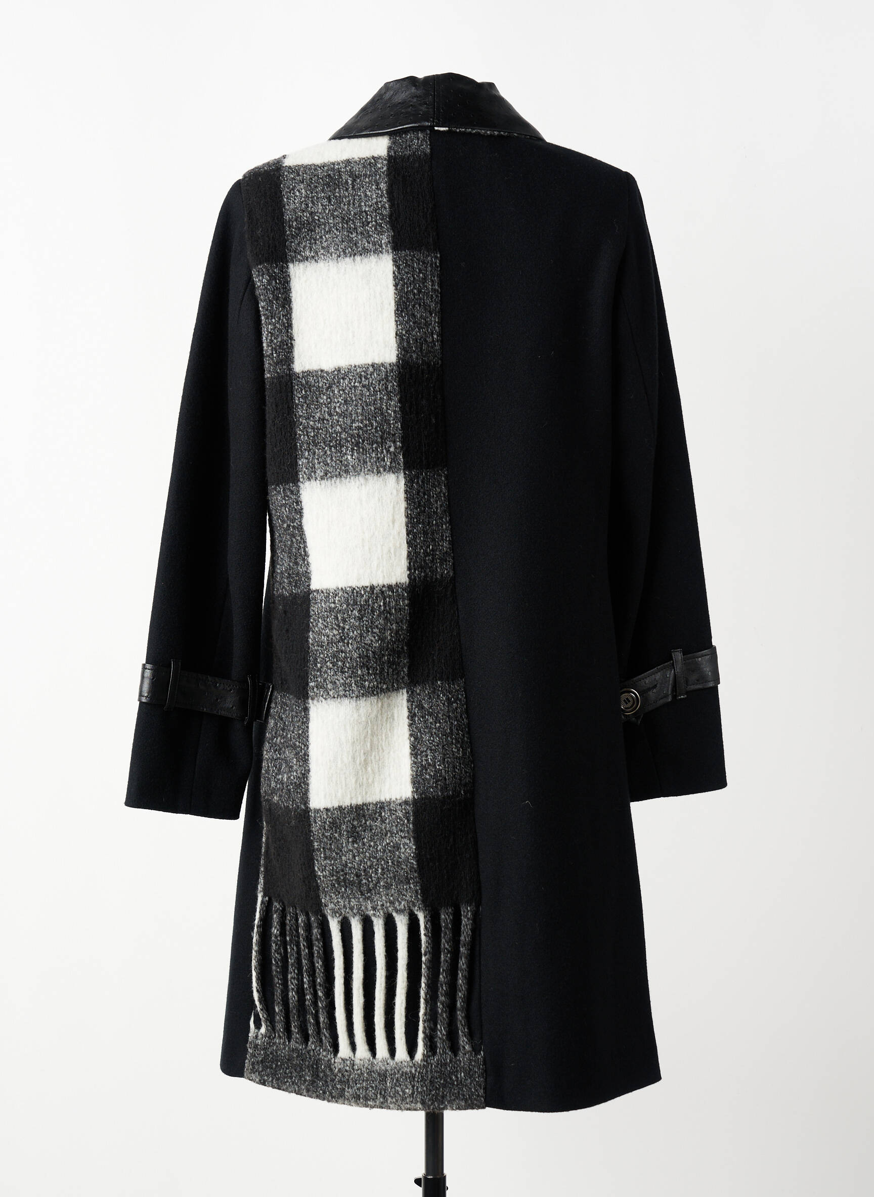 Manteau long coupe cintrée noir MERI & ESCA femme