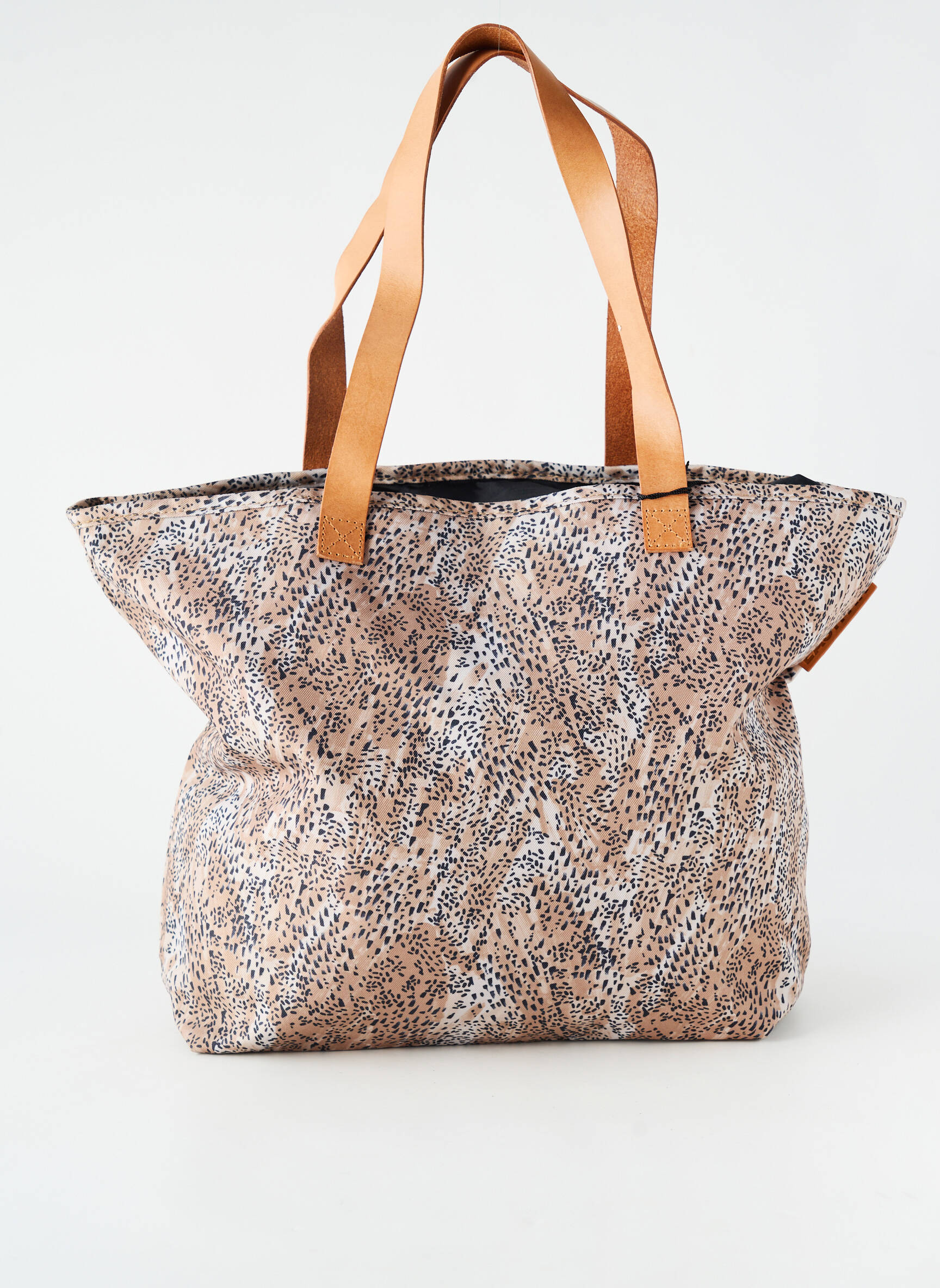 Sac fermeture zippée forme shopping beige EASTPAK femme