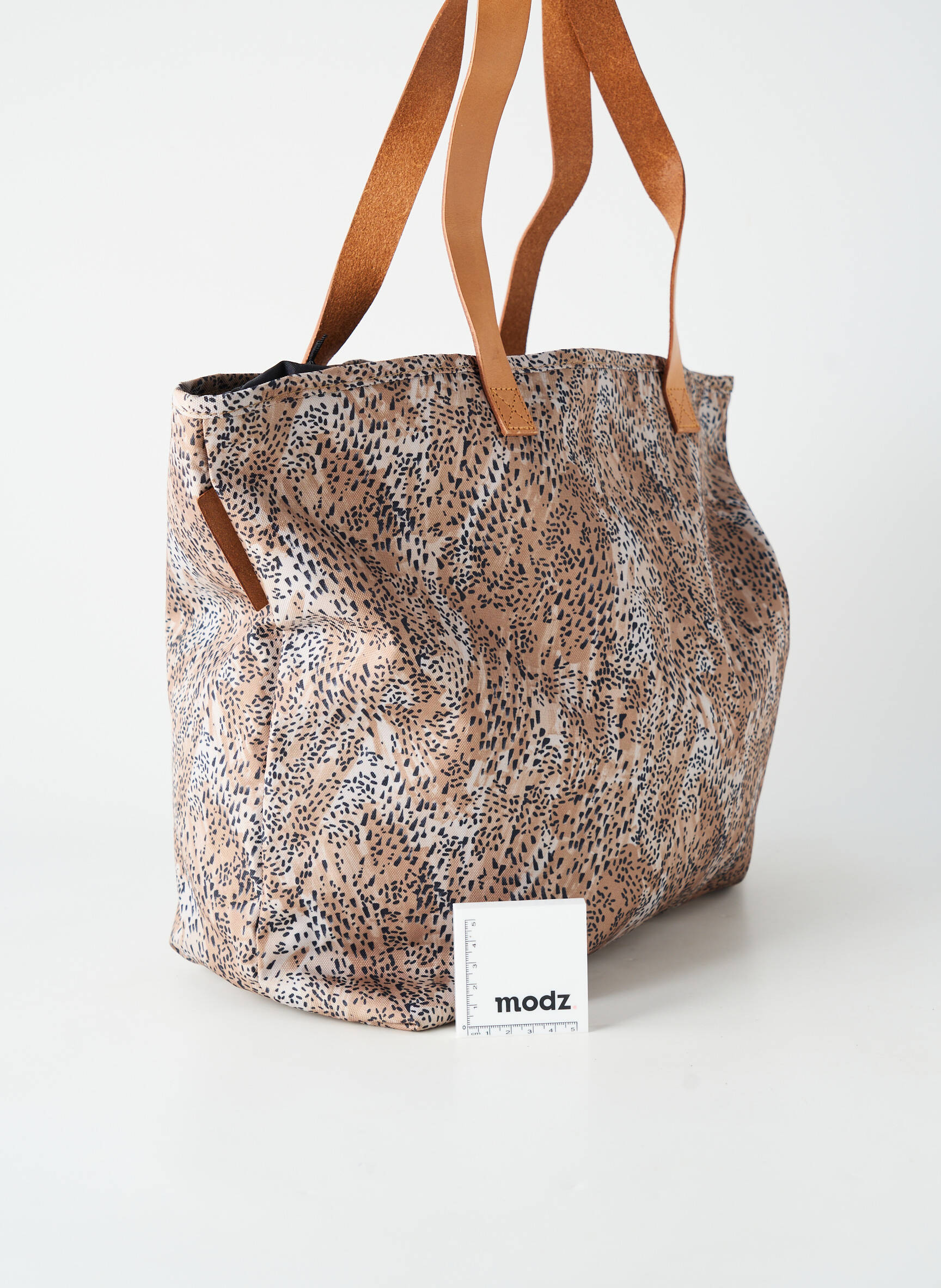 Sac fermeture zippée forme shopping beige EASTPAK femme