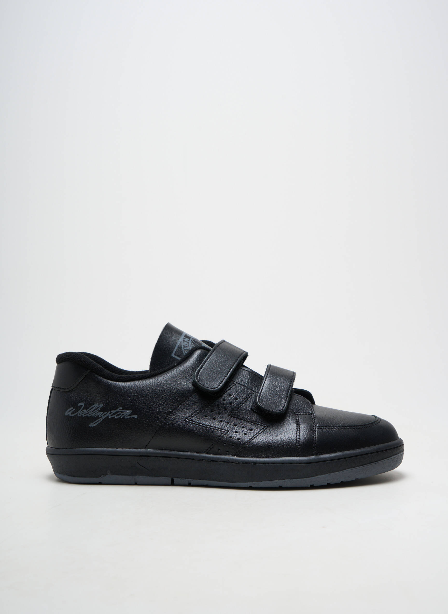 Baskets matière lisse bout rond noir NOËL homme